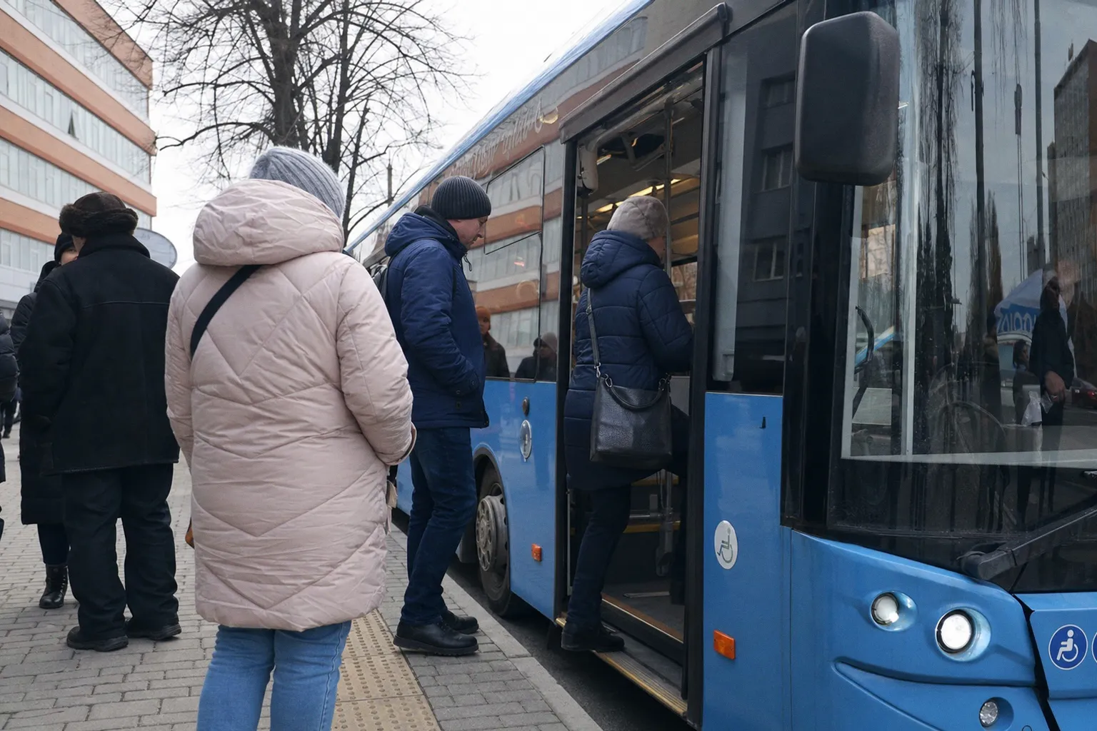 Почему в 25 регионах России массово дорожает проезд в общественном транспорте