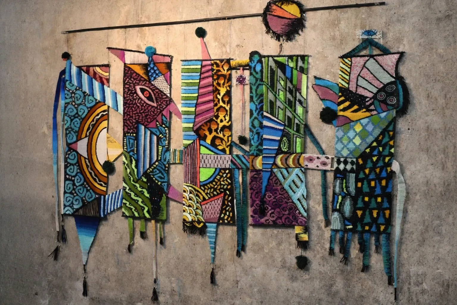 Выставка «Переплетения»: современное искусство в технике fiber art в Эрарте
