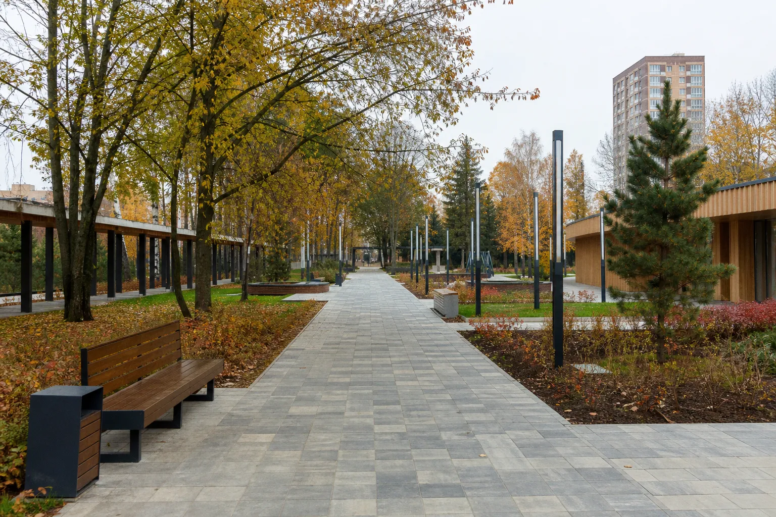 Замглавы Оксана Юрьева проверила общественные пространства Власихи